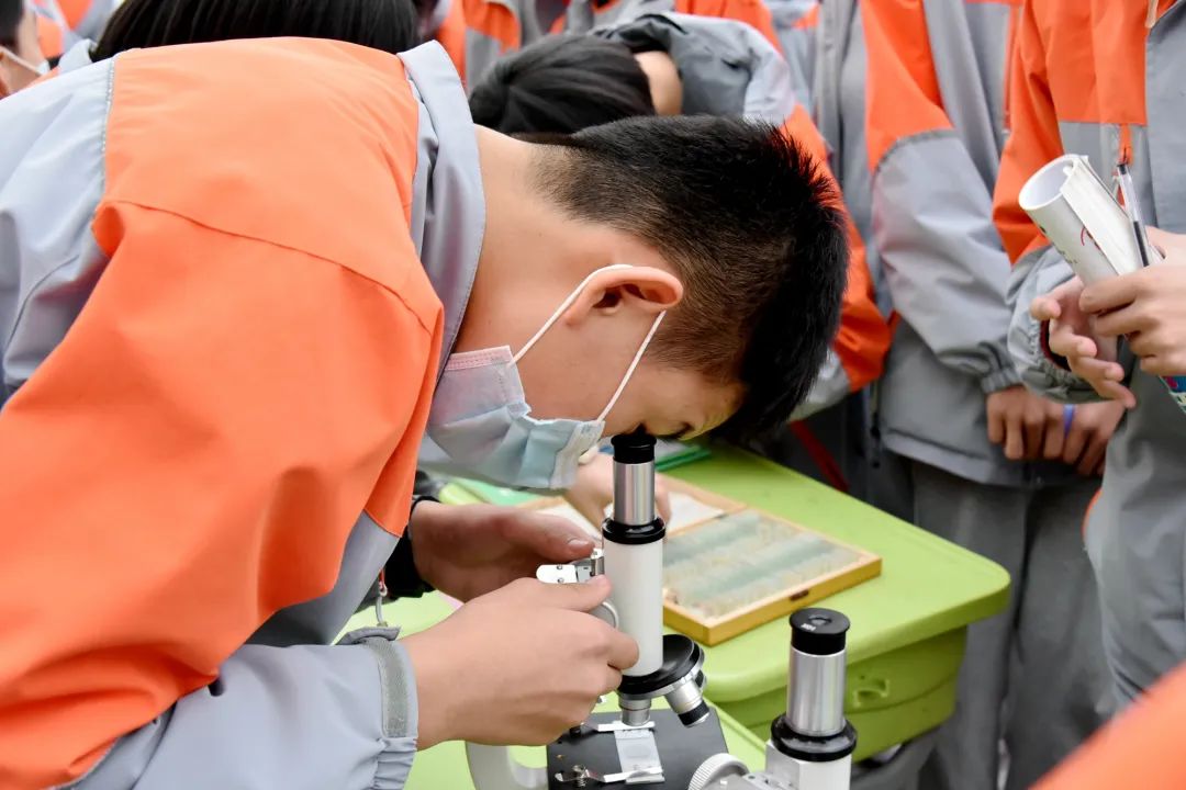 点亮科技梦想，培养科学思维——山师齐鲁实验学校成功举办第二届科技节