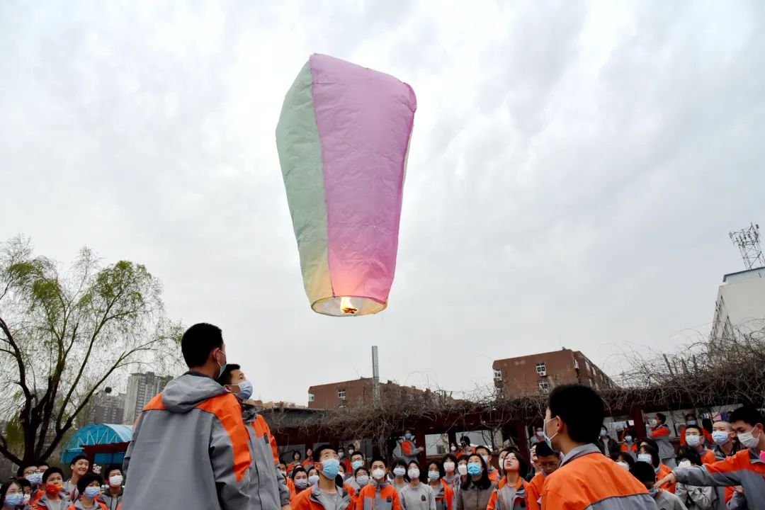 点亮科技梦想，培养科学思维——山师齐鲁实验学校成功举办第二届科技节