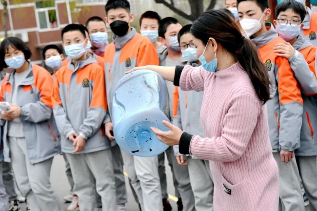 点亮科技梦想，培养科学思维——山师齐鲁实验学校成功举办第二届科技节