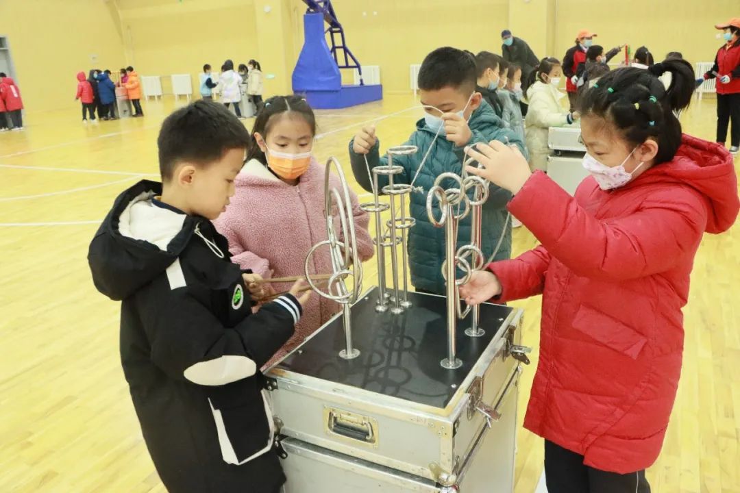 启迪科技梦  一起向未来——​山师润元实验学校首届科技节落幕