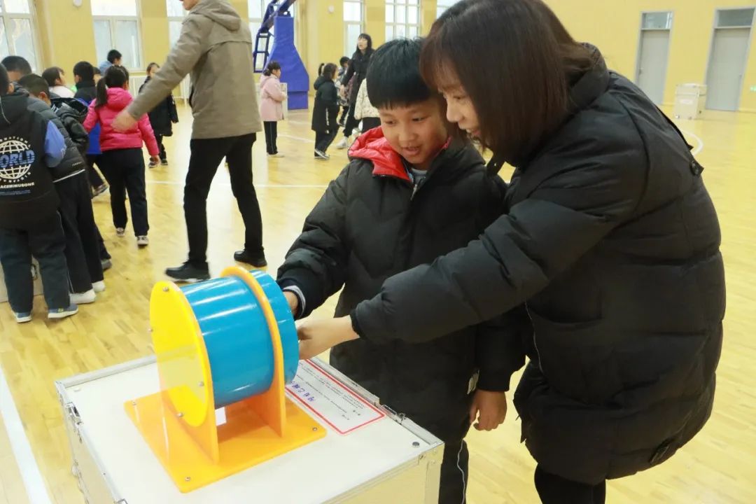 启迪科技梦  一起向未来——​山师润元实验学校首届科技节落幕