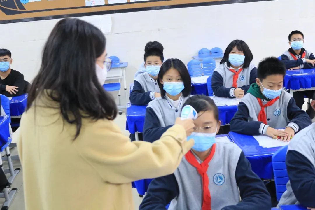 山师中建长清湖实验学校坚守校园“防疫线”，确保学生身心健康