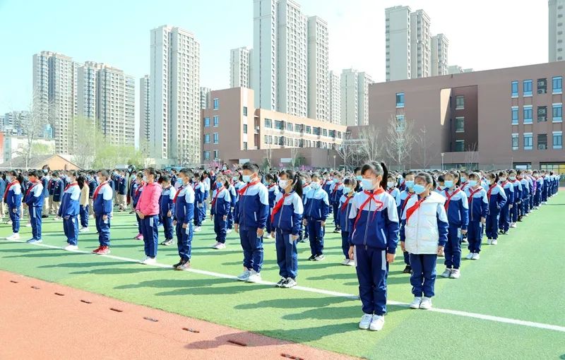 山师祥泰实验学校举行疫情防控实战演练，确保师生的生命健康安全