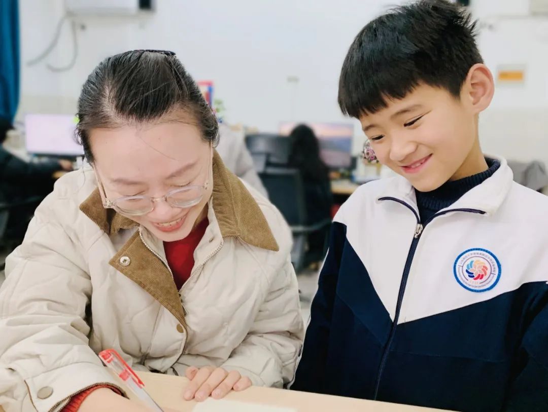 “没有爱就没有教育”——山师菏泽高新区中铁实验学校老师周雯瑛讲述“师爱”的力量