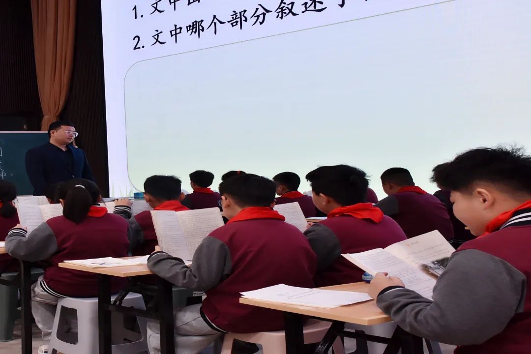 山师郓城照昕实验学校小学部举行骨干教师评优课活动，促进教师专业化成长