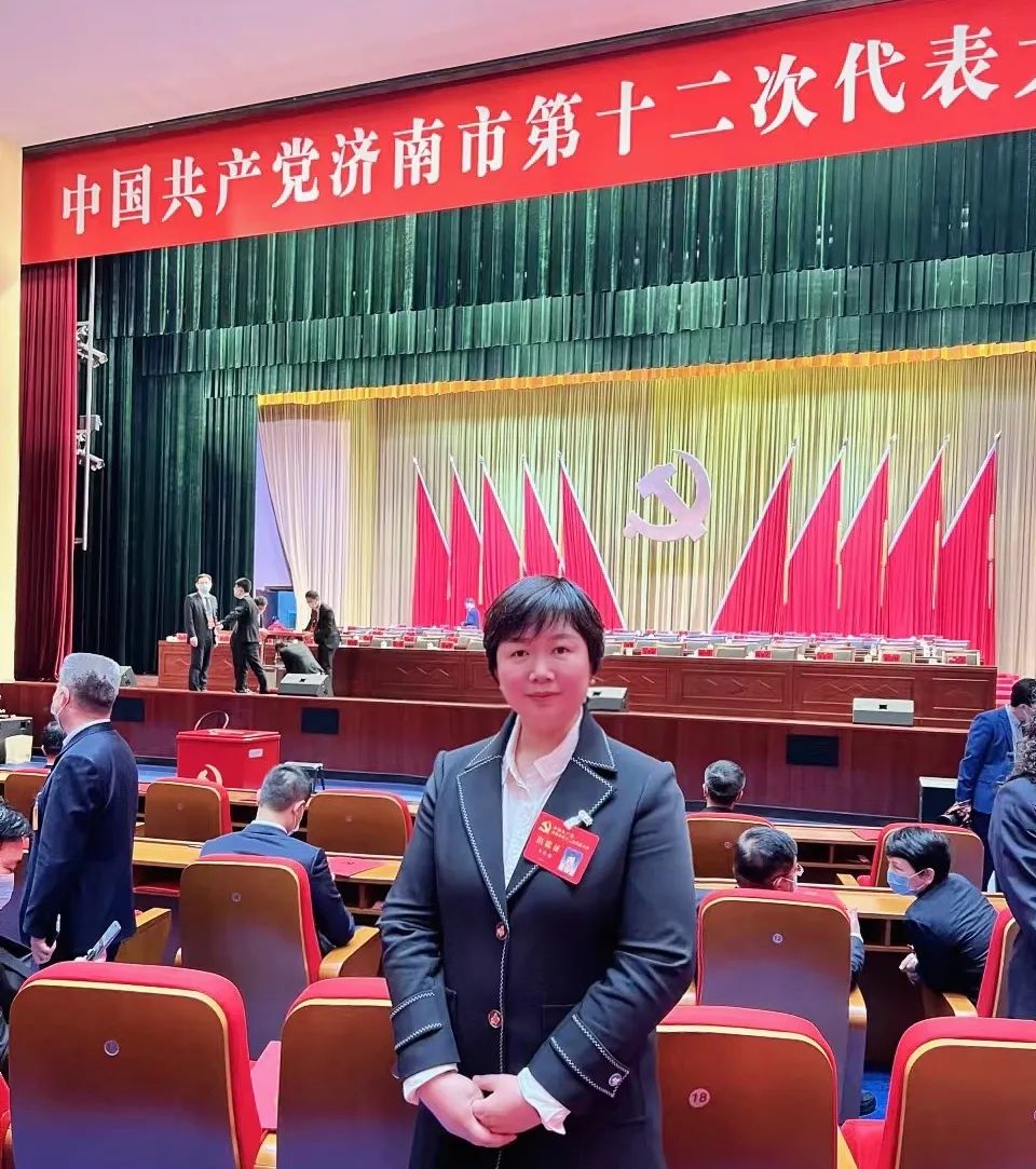 济南高新区汉峪小学开展市党代会精神学习暨4月主题党日活动