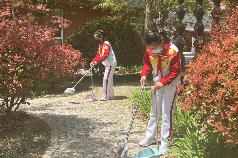 小手拉大手，共筑碧水蓝天——青岛市即墨区山师实验学校开展“世界地球日”主题教育活动