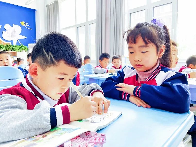 小学什么样？山师英才幼儿园大班小朋友走进英才学校“探秘”