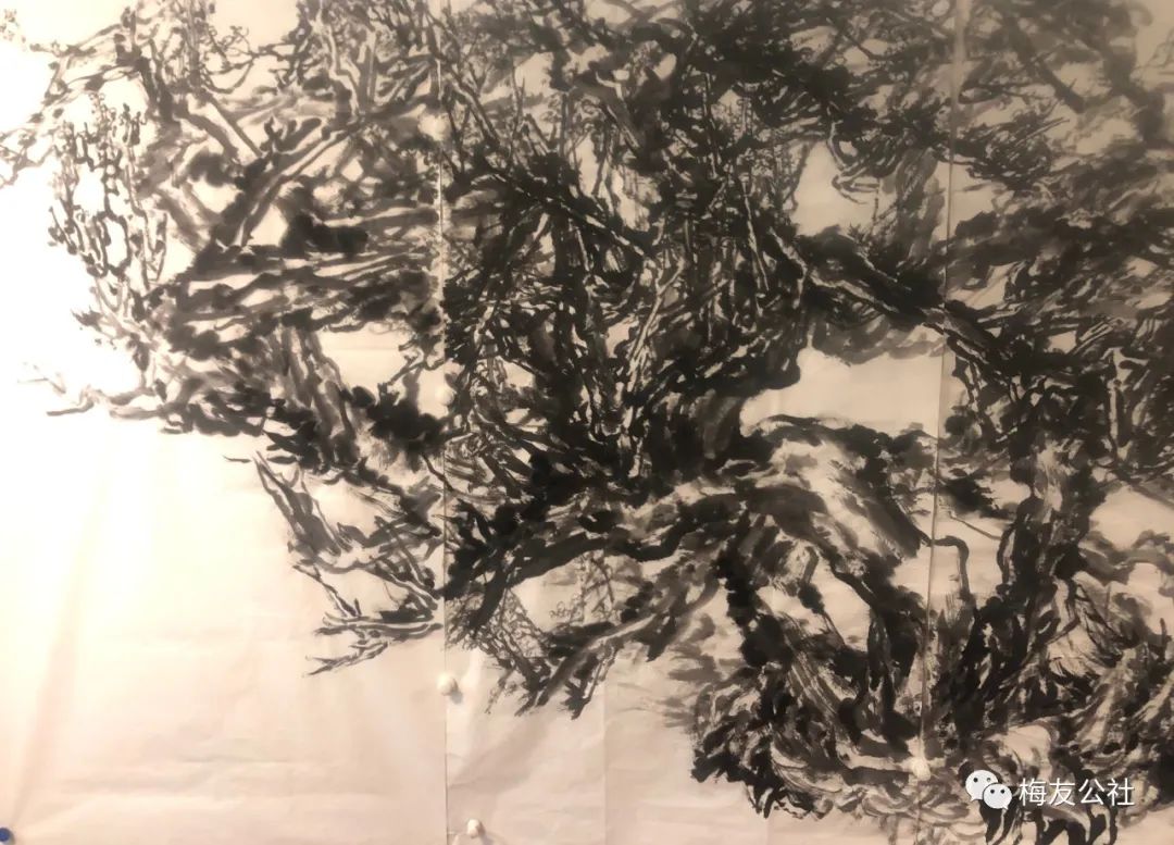 霜结千年香彻骨，半生相识是梅花——“梅痴”著名画家唐建写生“天下第一奇梅”花桥元梅