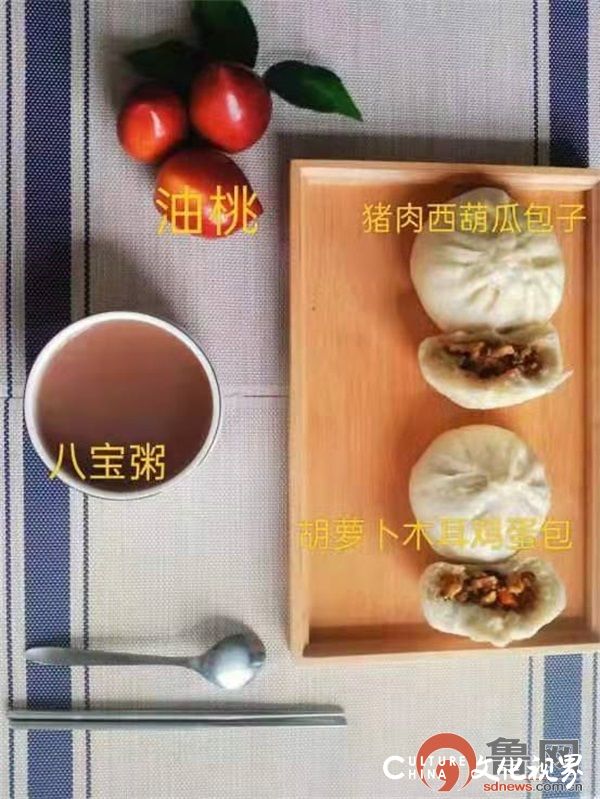 13元餐标就给一个包子或一个炒豆芽？家长对聊城东方双语小学学生餐提出质疑