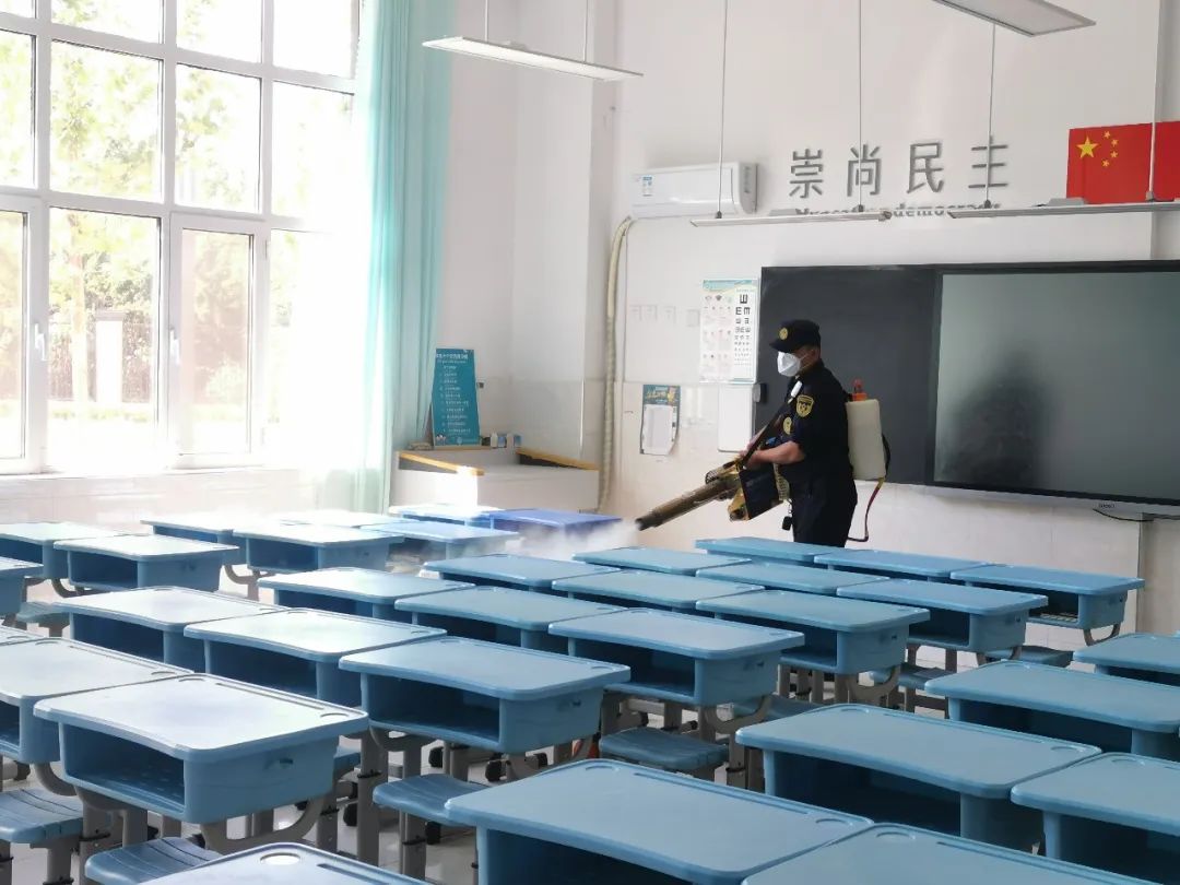 山师东海实验学校携手蓝天亮剑应急救援队，为学生安全复学保驾护航