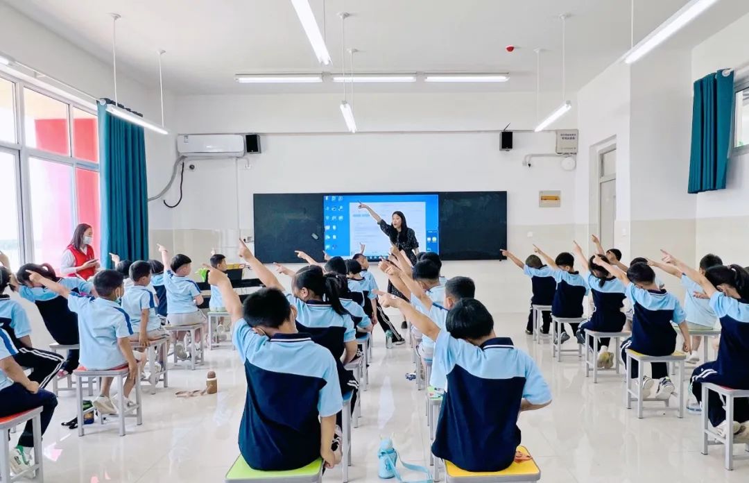 科学做好幼小衔接，山师中铁实验学校迎来幼儿园“小客人”