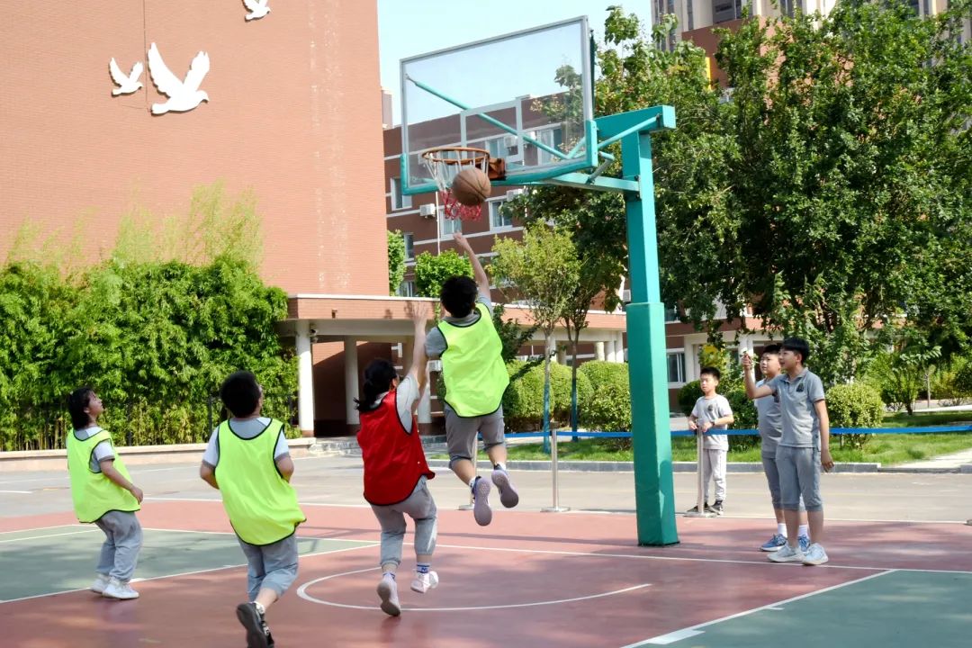 青春无阻“篮” 一起向未来——私立济南齐鲁学校六年级举行毕业篮球赛