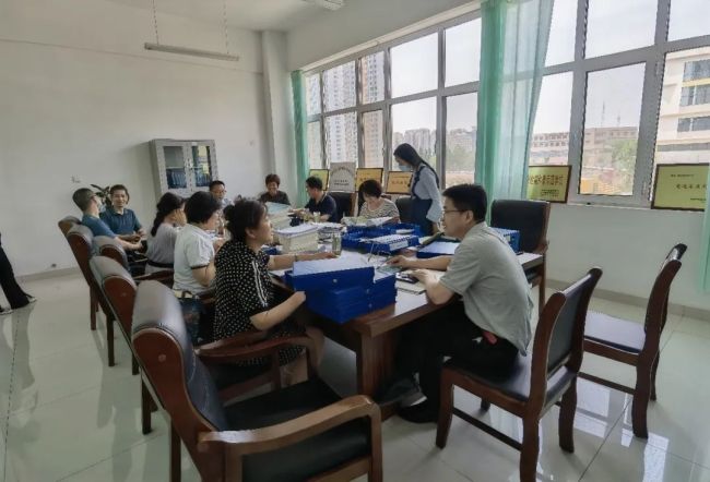 德州齐河县教育科学研究中心主任张峰一行到山师东海实验学校视导检查