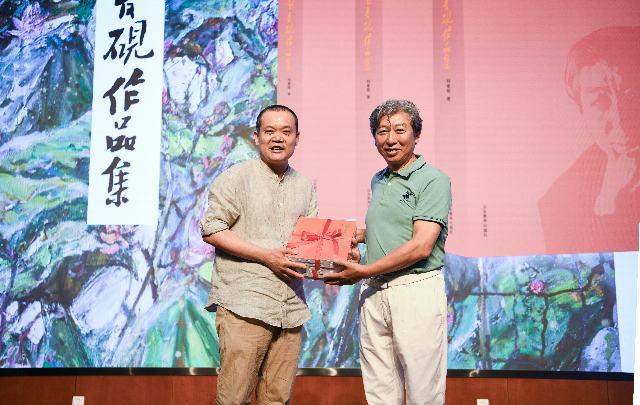 “刘青砚艺术作品展暨《刘青砚油画作品集》首发式”今日在济南开幕，展期至7月19日