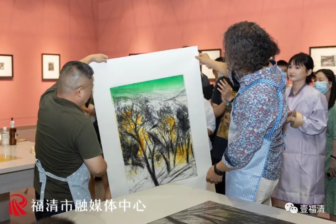 “卢浮宫铜版画——李可染李庚父子藏品展”在福清美术馆开幕，著名画家唐承华“版画公教课”现场开授