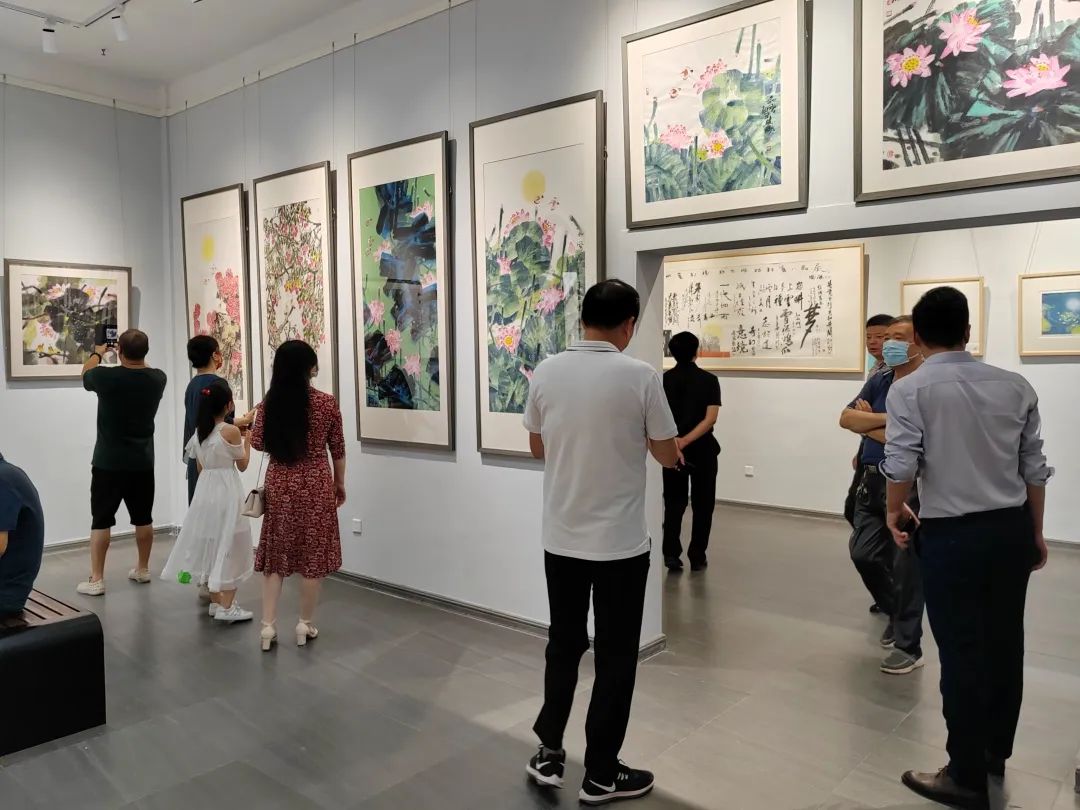 先闻艺术论坛美术馆成立一周年暨赵先闻新作精品展、先闻艺术区域联盟授牌仪式在滨州隆重举行