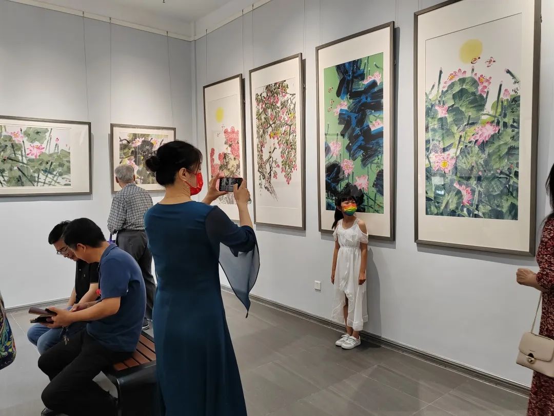 先闻艺术论坛美术馆成立一周年暨赵先闻新作精品展、先闻艺术区域联盟授牌仪式在滨州隆重举行