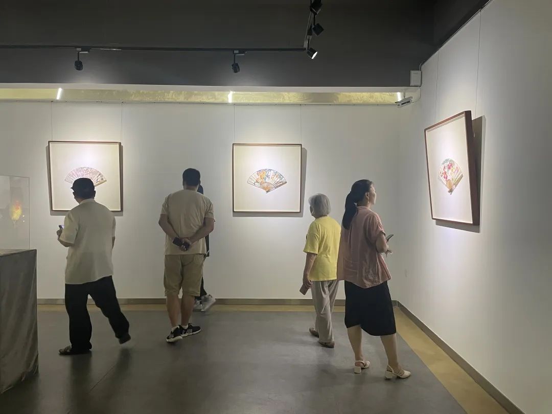 “咫尺熏风——李雪松、韩斌扇面作品展”在淄博盛大开幕