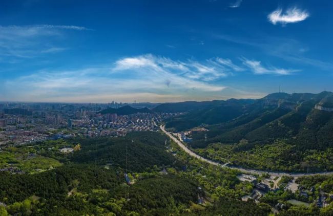 原生山景 时代典藏，汉峪海风·海德堡为济南敬呈一座熙贵的孤本著作