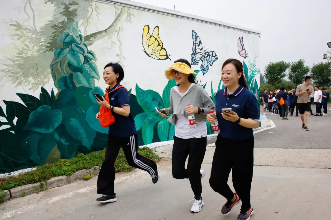 同心协力  踔厉奋进——银丰生物集团基因公司半年工作会隆重举行