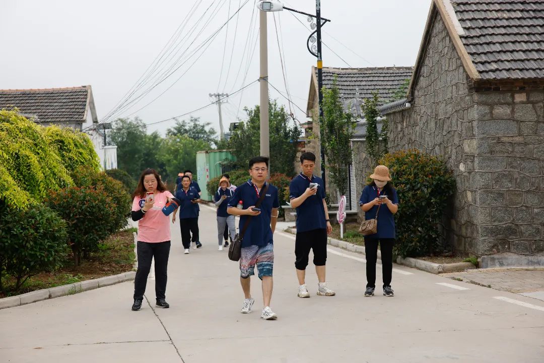 同心协力  踔厉奋进——银丰生物集团基因公司半年工作会隆重举行