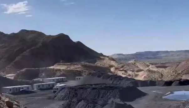 甘肃景泰一煤矿突发边坡坍塌事故，已致10人死亡