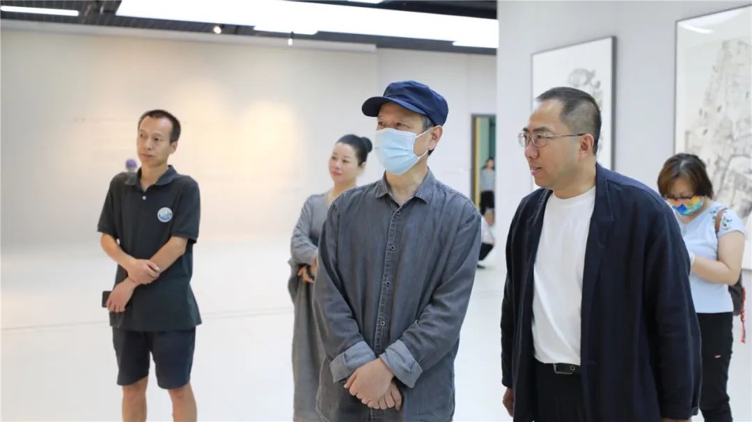 “大道不孤——2022年度中国国家画院中青年艺术家邀请展：郁郁朝花·乔宜男作品展”在京开幕