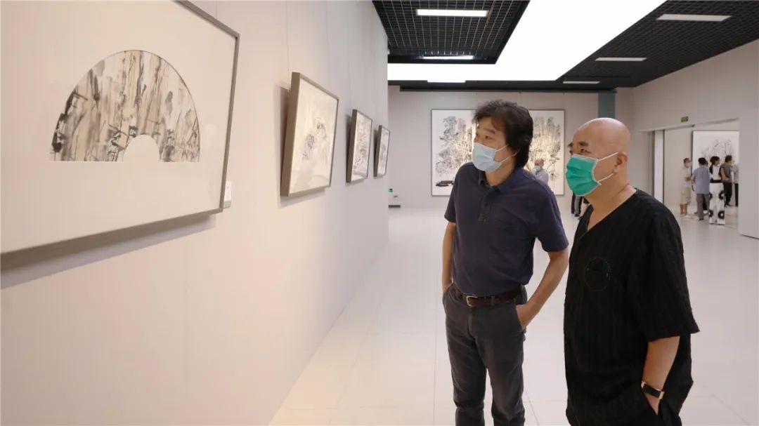 “大道不孤——2022年度中国国家画院中青年艺术家邀请展：郁郁朝花·乔宜男作品展”在京开幕