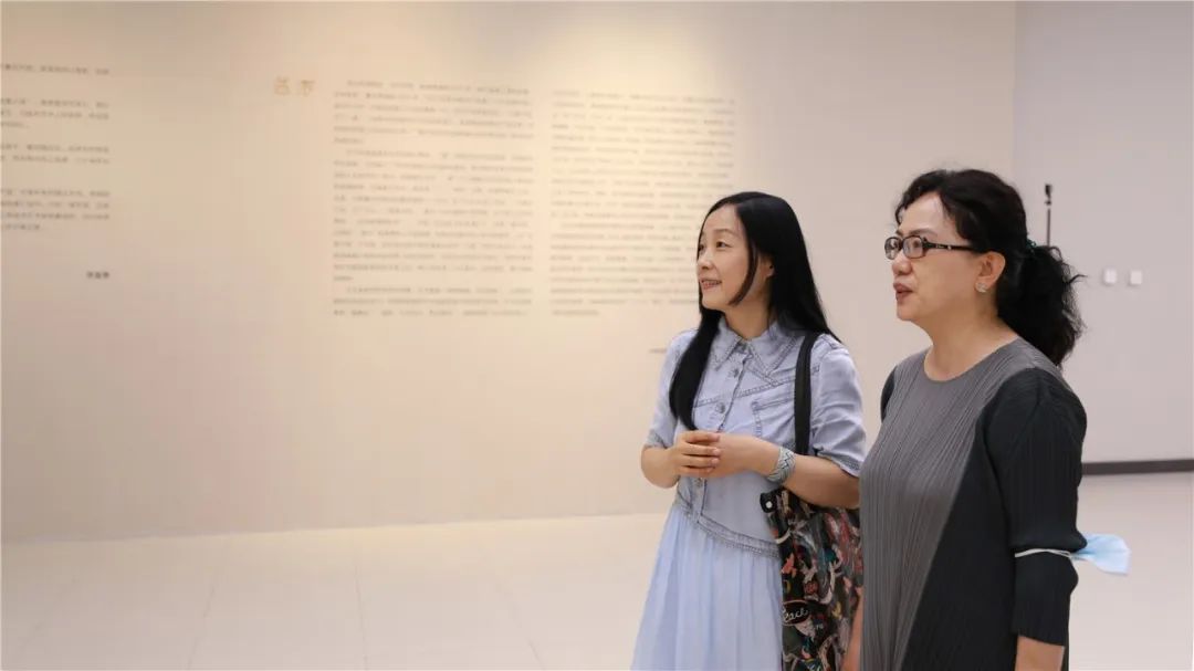 “大道不孤——2022年度中国国家画院中青年艺术家邀请展：郁郁朝花·乔宜男作品展”在京开幕