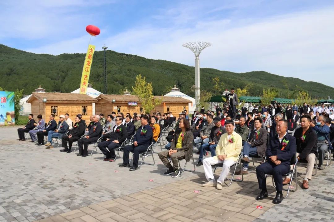 最美朗乡 美溢四方——首届“中国名画家笔下的伊春”朗乡专场采风活动正式启动