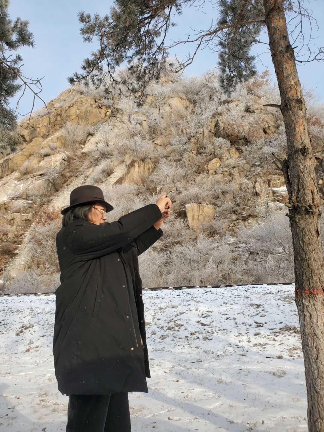 冰天雪地，涂墨情趣——著名画家丁杰写生奇丽壮观的吉林冬日美景