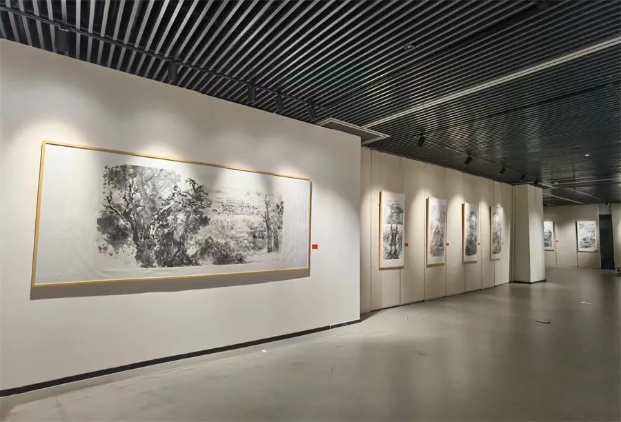 “孔子礼赞——吴泽浩先生捐赠书画作品展”开幕仪式在孔子博物馆举行