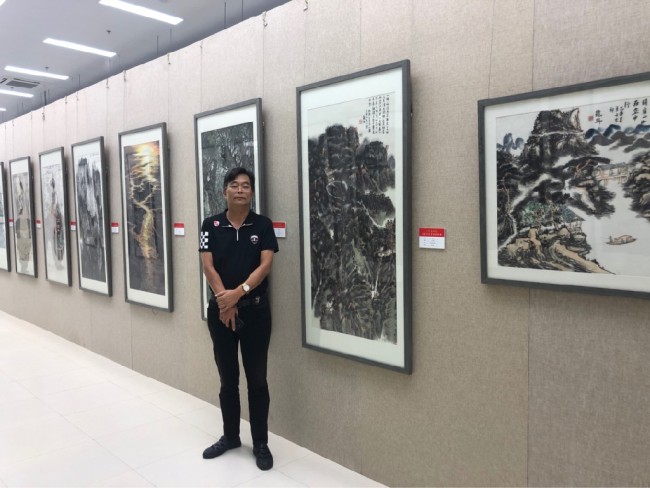 著名画家王焕波应邀参加“经典与风范一一当代美术名家邀请展暨学术研讨会”