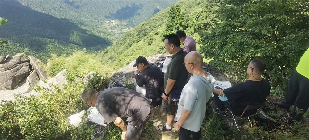 由于文江、方向带队，中国国家画院组团赴南岳衡山采风写生
