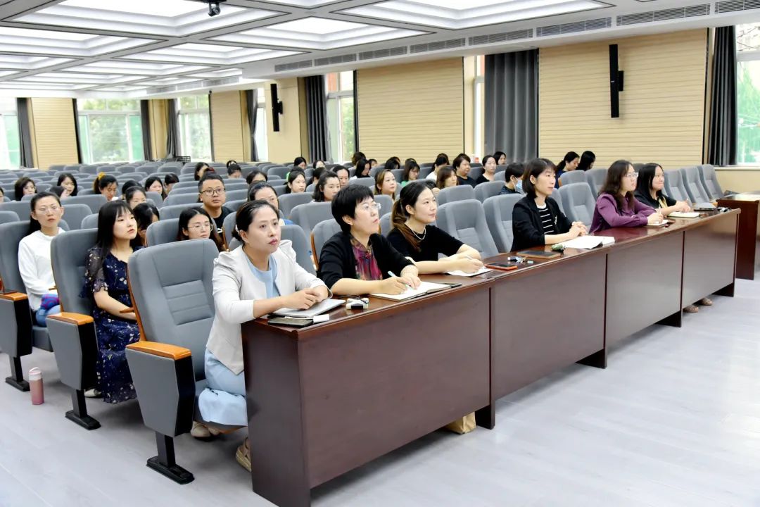 私立济南齐鲁学校召开新学年全体教师会，锚定新目标 聚力再出发