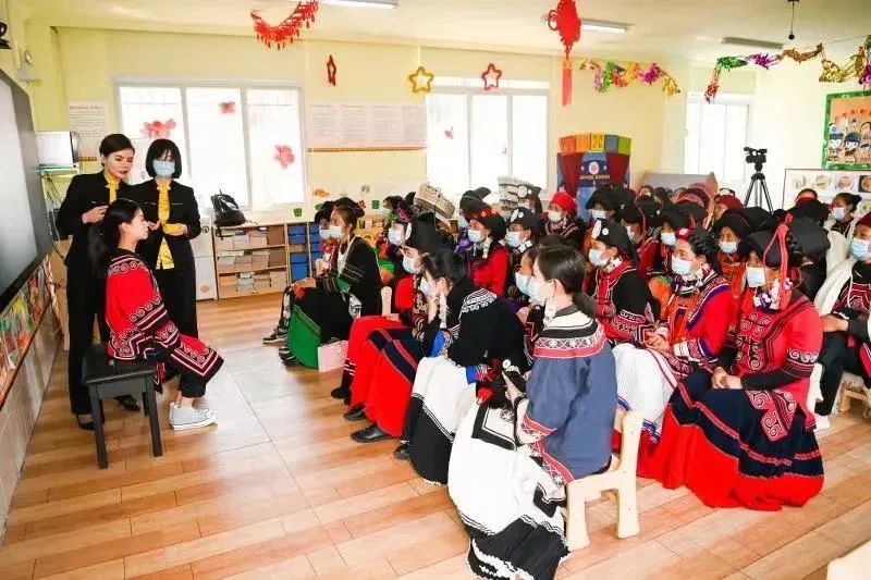 “中国妇女报·莎蔓莉莎乡村振兴助力巾帼项目”助彝族姑娘追梦圆梦