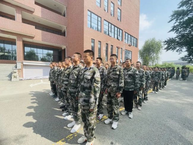 少年负壮气，奋烈自有时——泰山国际学校军训铸就秋日最美风景