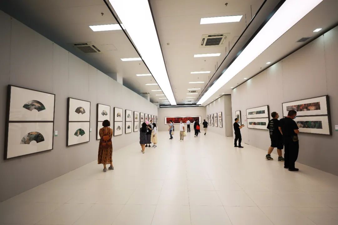 中国国家画院2022年“大道不孤”系列展：天地人和·卢禹舜作品展在北京开展