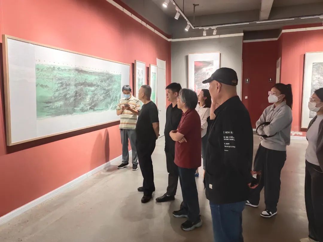 “第五届澜湾艺术节：兴会烟霞——周石峰山水画展”在青岛澜湾美术馆开展