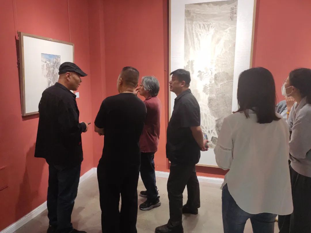 “第五届澜湾艺术节：兴会烟霞——周石峰山水画展”在青岛澜湾美术馆开展