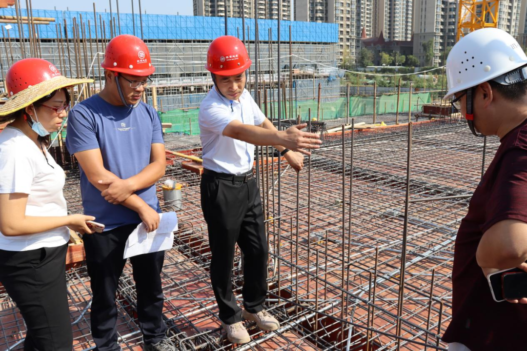 银丰地产牢记使命勇担当，国庆节假期真抓实干不停歇