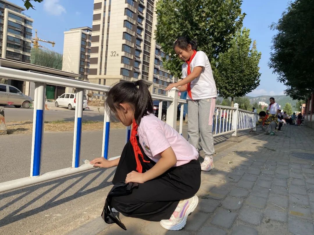 山东师大中建长清湖实验学校将每周四定为“劳动日”，深入开展劳动教育