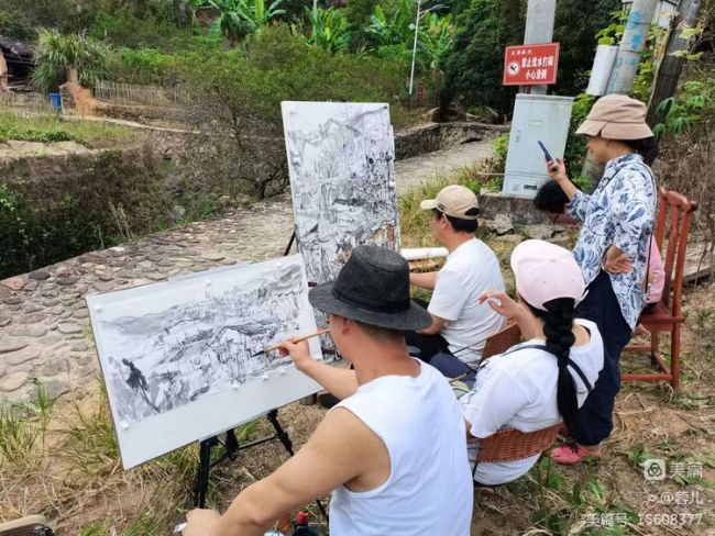 写明清古厝  采古木参天——梁明山水画高研班师生写生福建漳平古村落