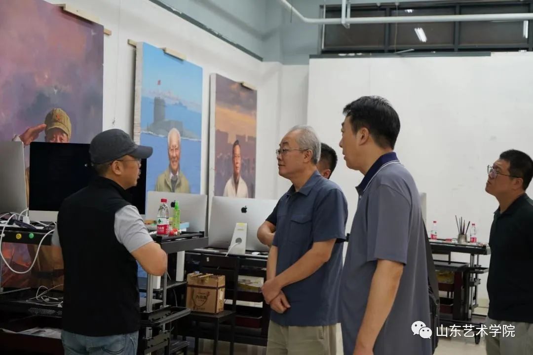 紧随艺术发展，紧扣时代脉搏——走近油画《“共和国勋章”获得者》