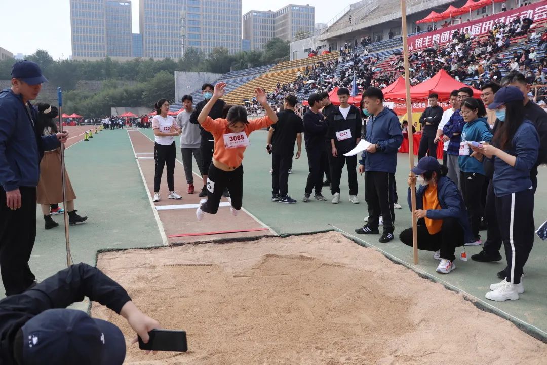 银丰集团第十九届运动会圆满举办，银丰地产集团获得团体总冠军