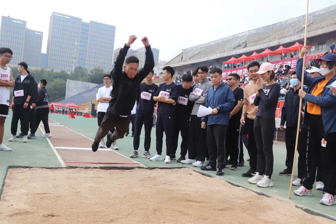 银丰集团第十九届运动会圆满举办，银丰地产集团获得团体总冠军