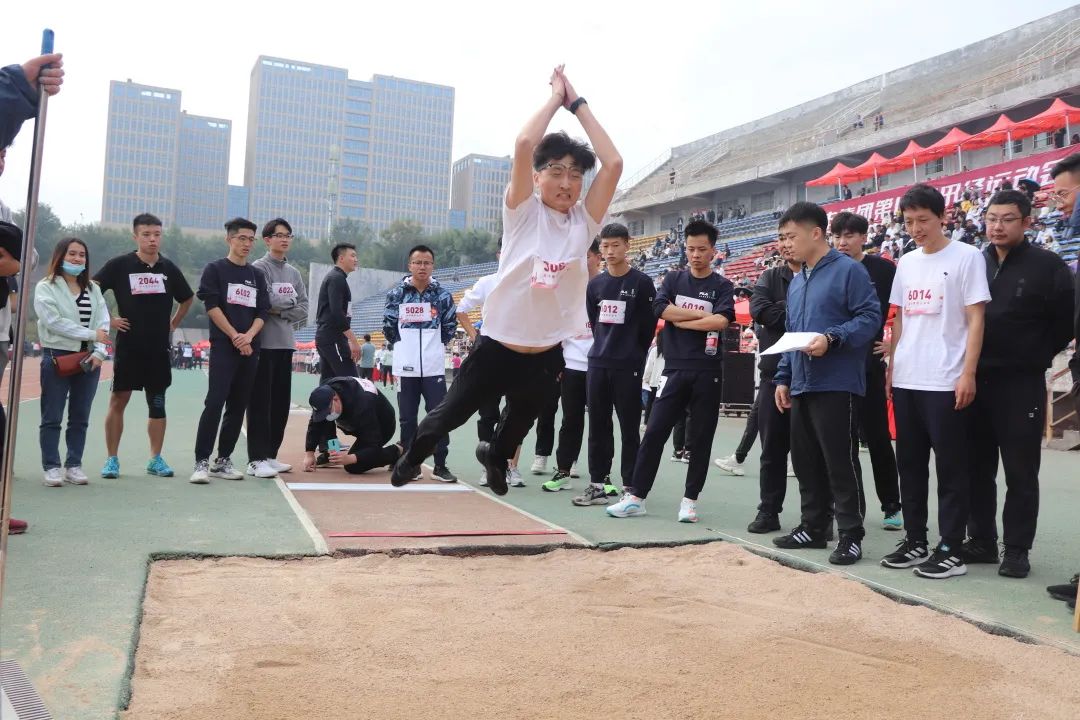 银丰集团第十九届运动会圆满举办，银丰地产集团获得团体总冠军