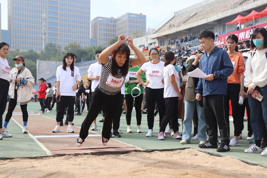 银丰集团第十九届运动会圆满举办，银丰地产集团获得团体总冠军