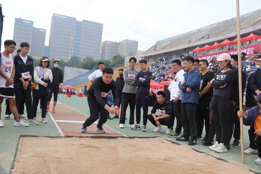 银丰集团第十九届运动会圆满举办，银丰地产集团获得团体总冠军